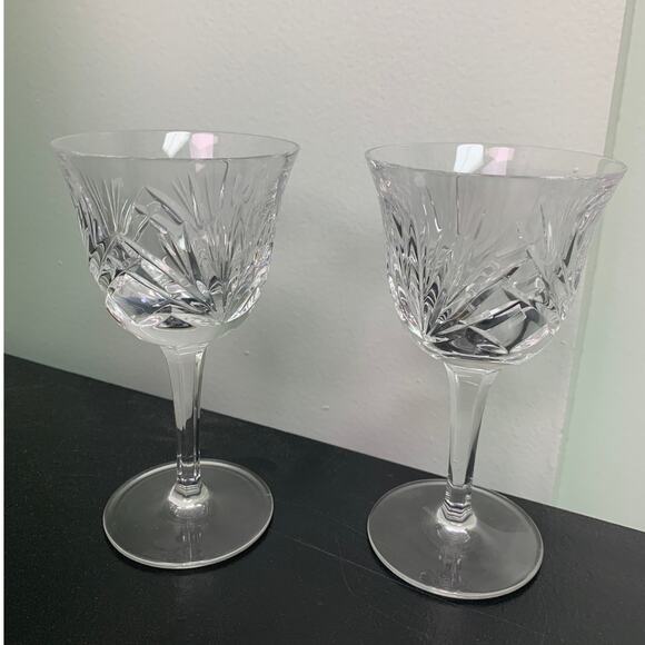 Pair of Vintage Gorham Crystal Cherrywood Clear Cut Criss-Cross Fan Wine Glasses - Picture 1 of 5